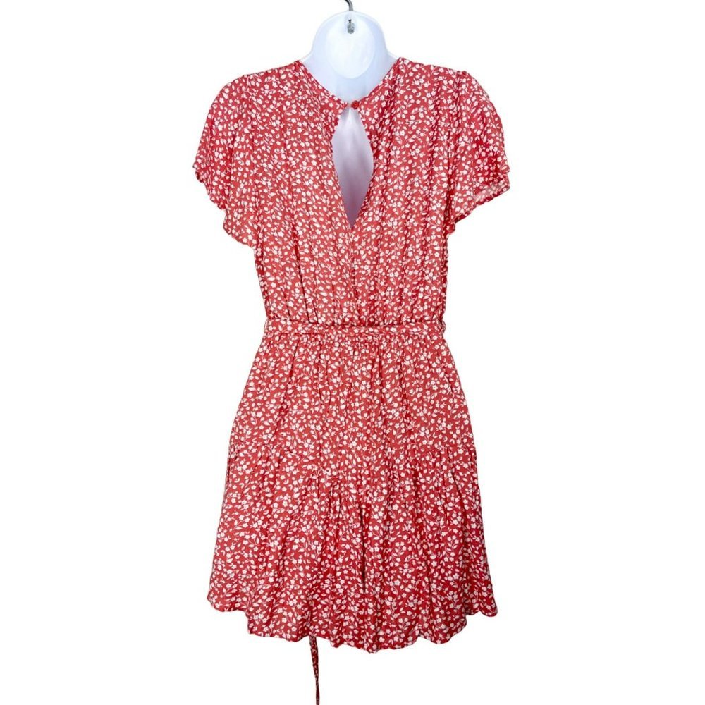 BLUE Rain Ditzy Floral Belted Waist Flutter Sleeve Romper in Coral Size Small - Picture 4 of 10